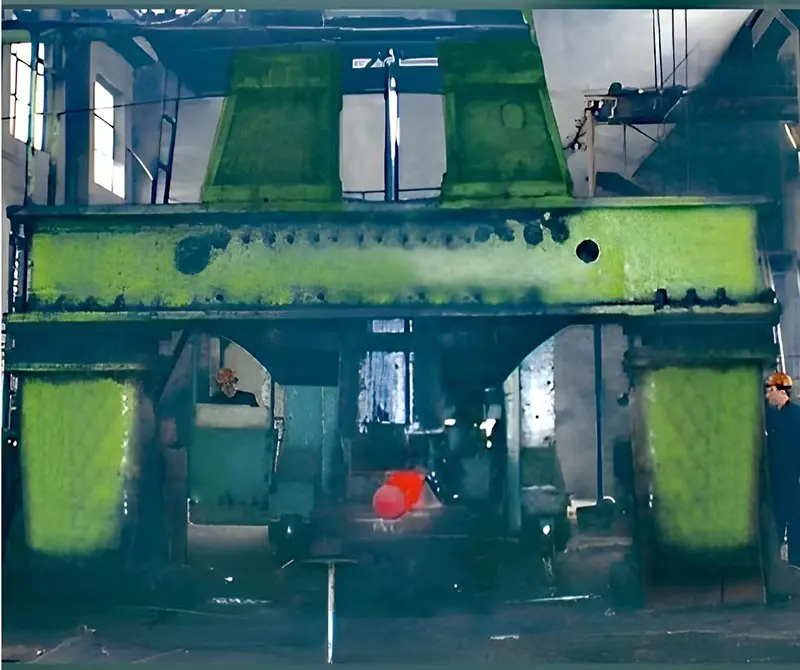 Marteau de forge électro-hydraulique 5T 5T Electro hydraulic forging hammer